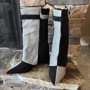 Cape Robbin Black and Gray Heeled Boots